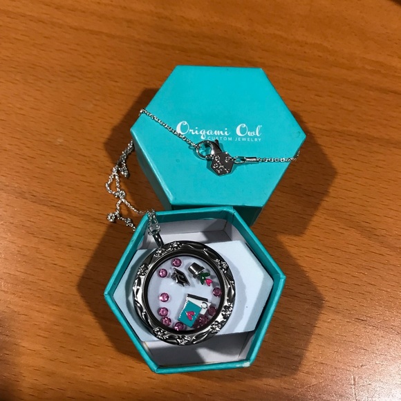 Origami Owl Graduation Locket - Picture 2 of 3